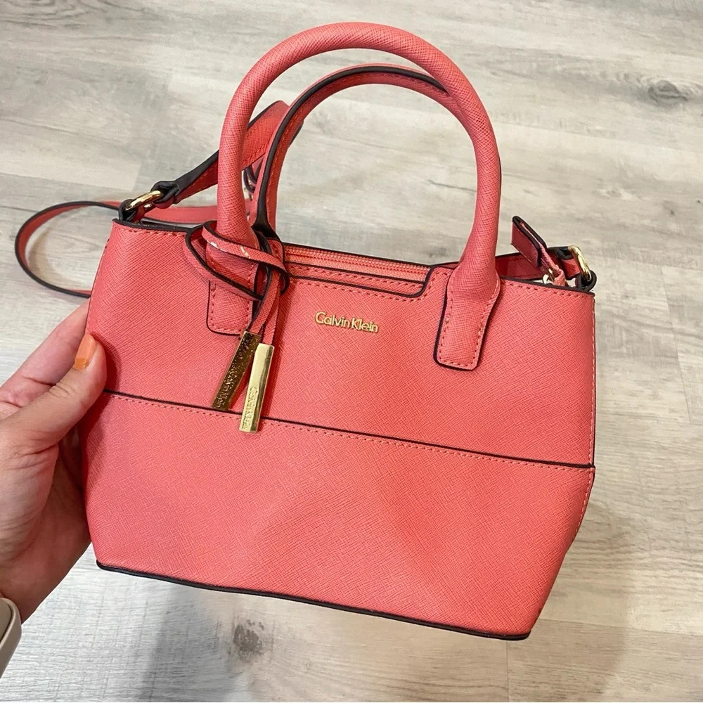Calvin Klein Small Tote Crossbody Purse in Baby Pink - Picture 13 of 15
